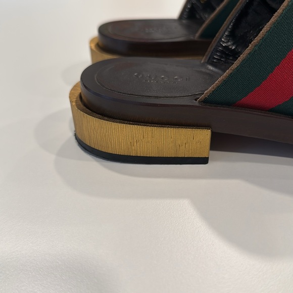 Gucci Women’s 39+ Suede Flat Gold Heel - Picture 2 of 10